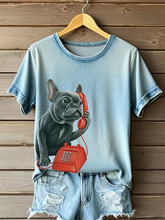 Bouledogue français féminin au téléphone T-shirts imprimés