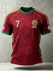 Camiseta esportiva casual com estampa de plantas e elementos do futebol masculino