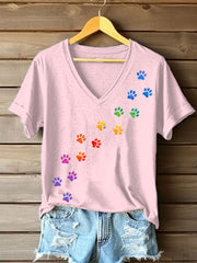 T-shirt coloré de patte de chien des femmes