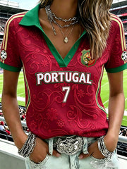 Camisa polo esportiva e casual com design em color blocking, inspirada no futebol feminino