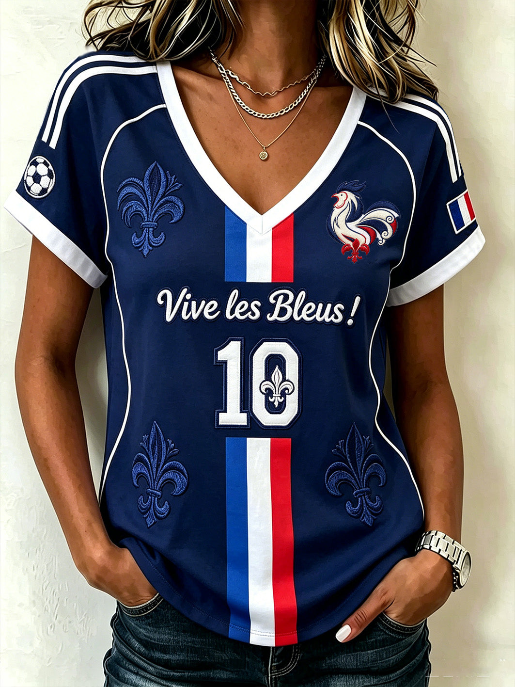 T-shirt à col en V pour femme, motif imprimé aux motifs de football et combinaison de couleurs