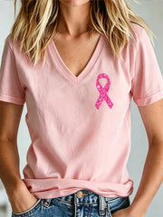 T-shirt à col en V imprimé de sensibilisation au cancer du sein chez la femme
