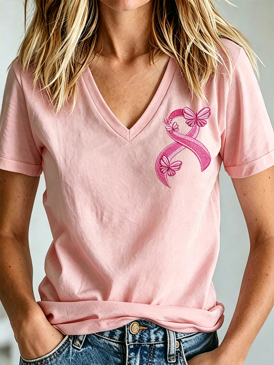 T-shirt à col en V imprimé de sensibilisation au cancer du sein chez la femme