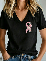 T-shirt à col en V imprimé de sensibilisation au cancer du sein chez la femme